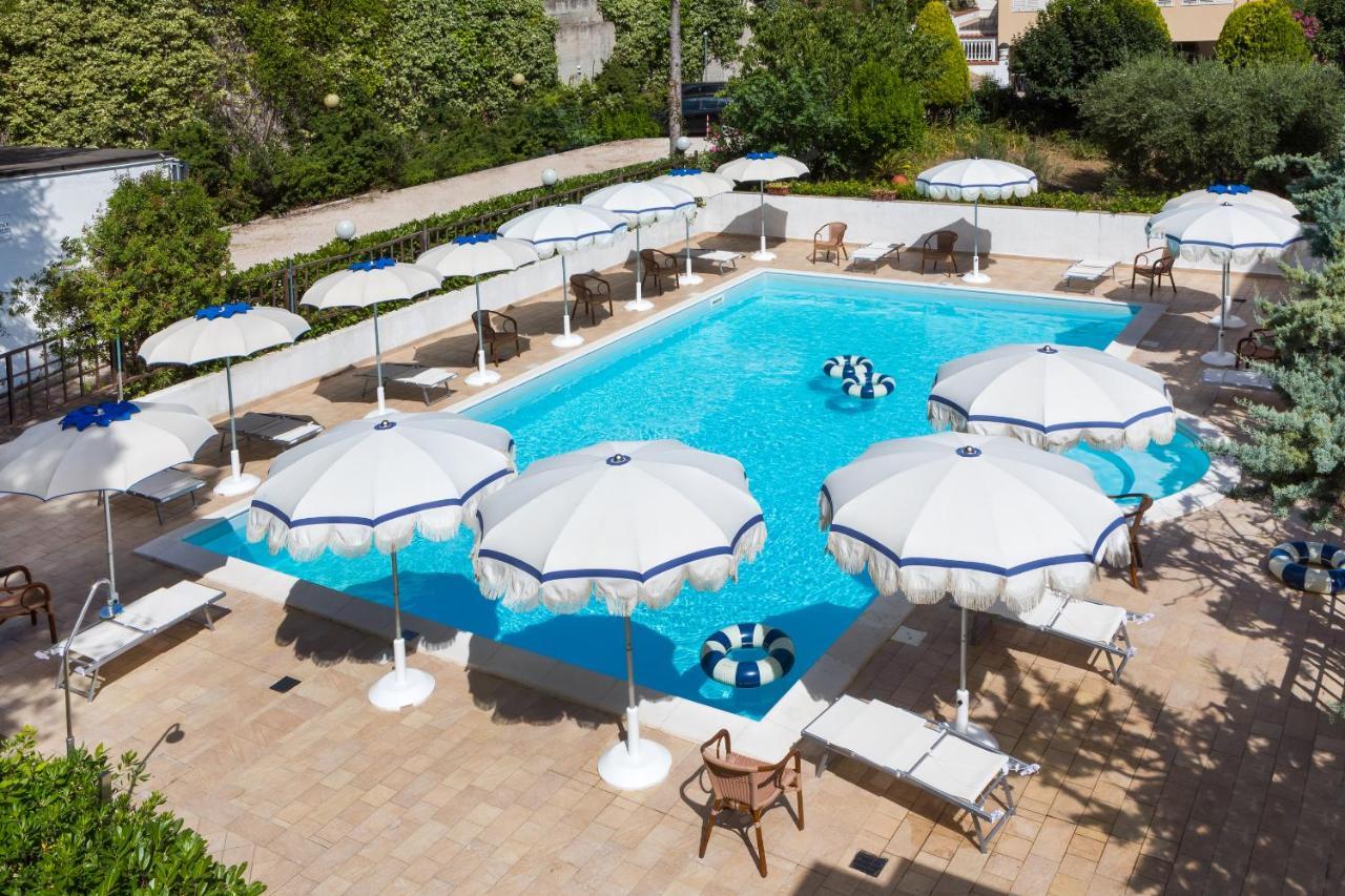 Mure Hotel Нумана Екстер'єр фото