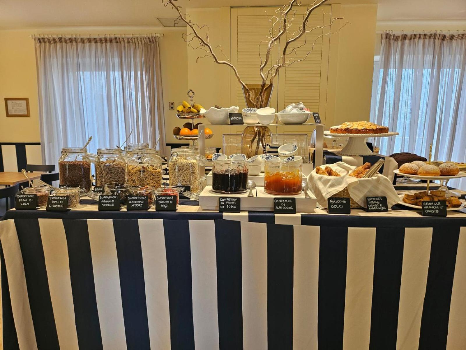 Mure Hotel Нумана Екстер'єр фото